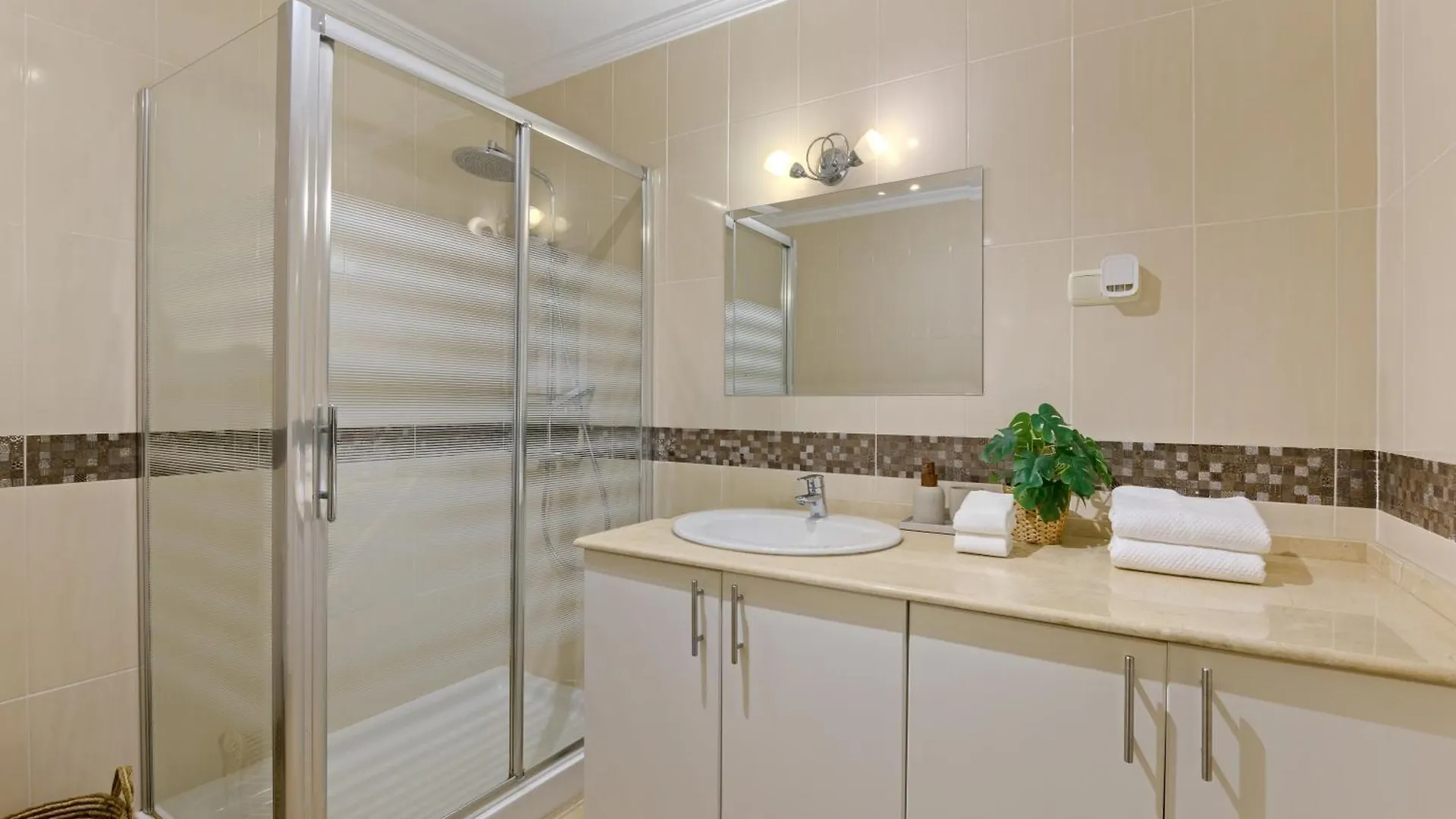Beach House Casa Blanca, Manilva Ferienhaus