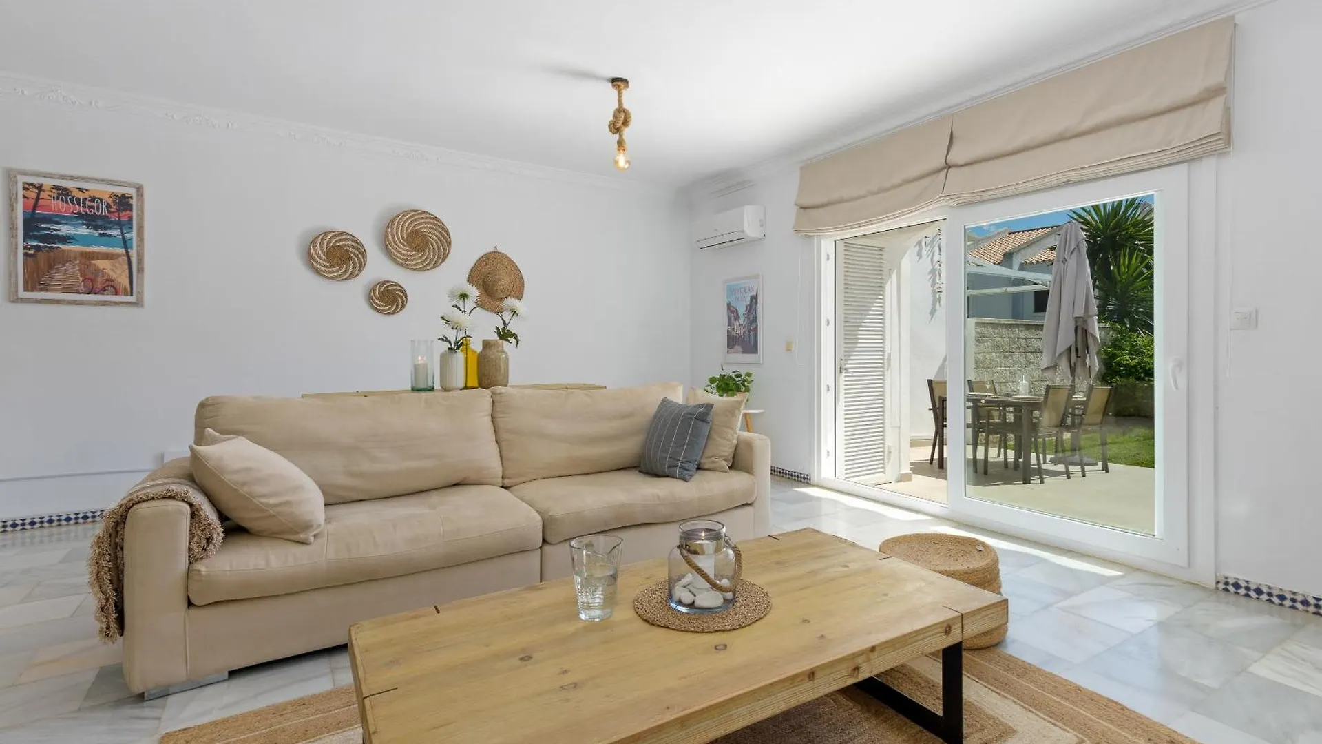Beach House Casa Blanca, Manilva 0*,  Spanien